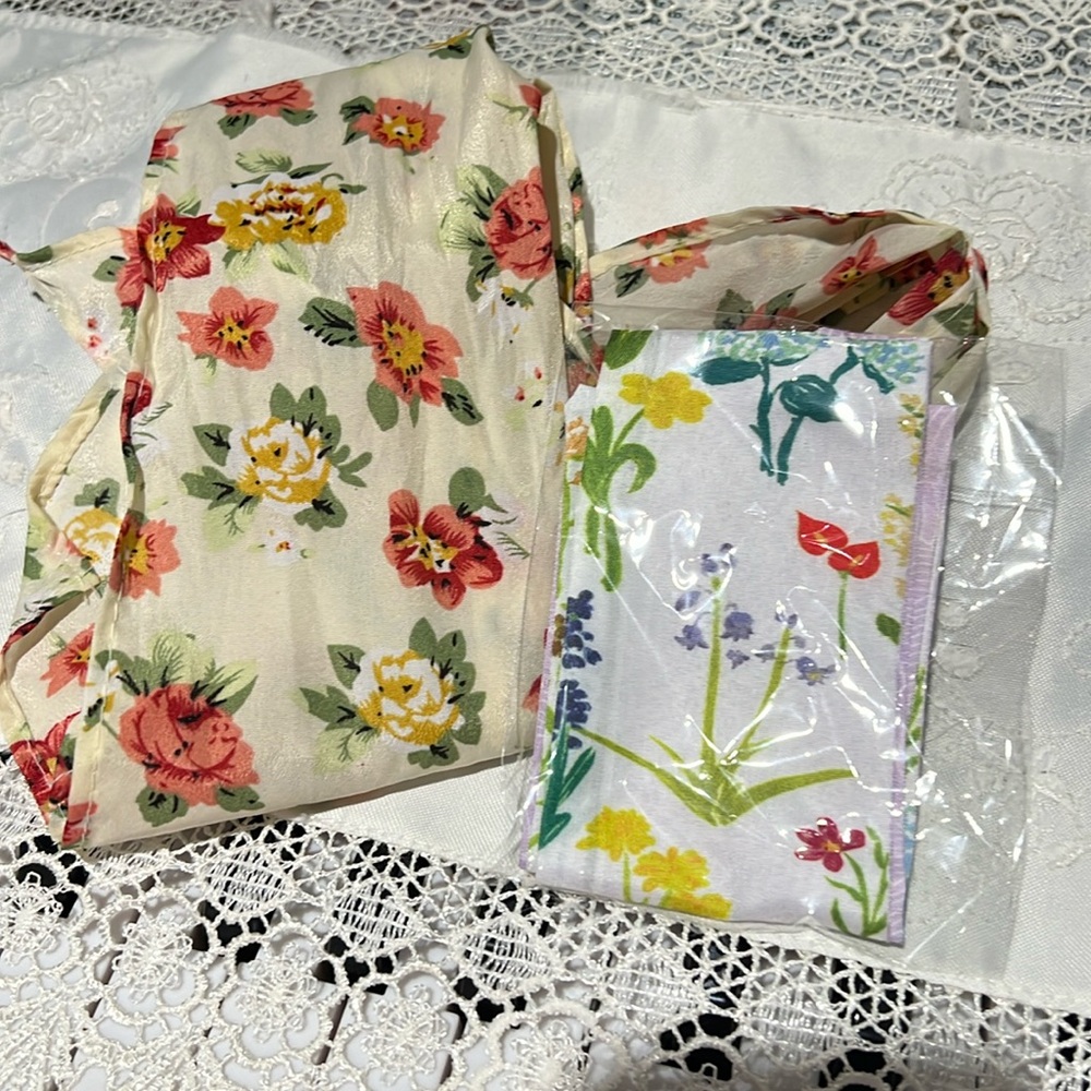 set of 2 twillies